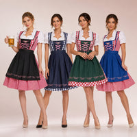 Dirndl mit Schürze im klassischen Trachtenlook